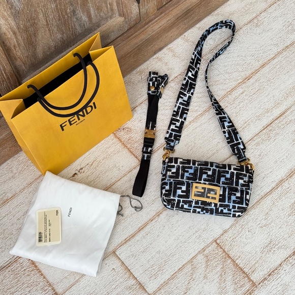 Fendi Joshua Vides Convertible Baguette 8BR784 - Picture 10 of 16